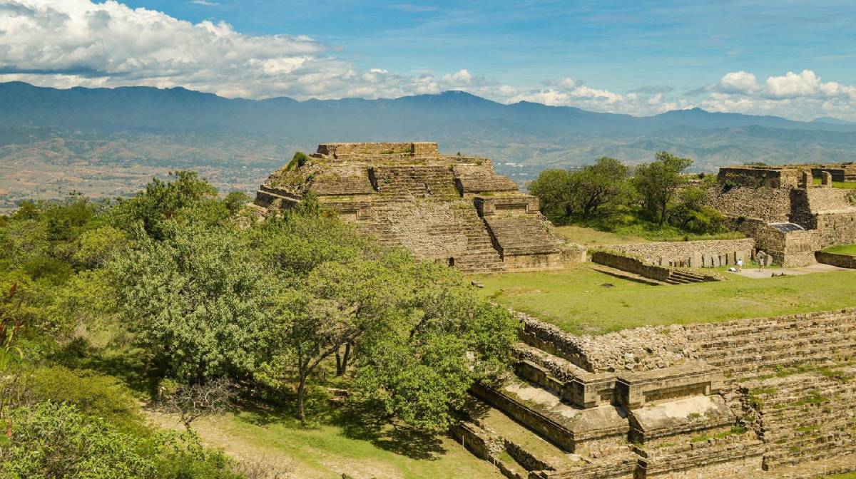 Tour Monte Albán